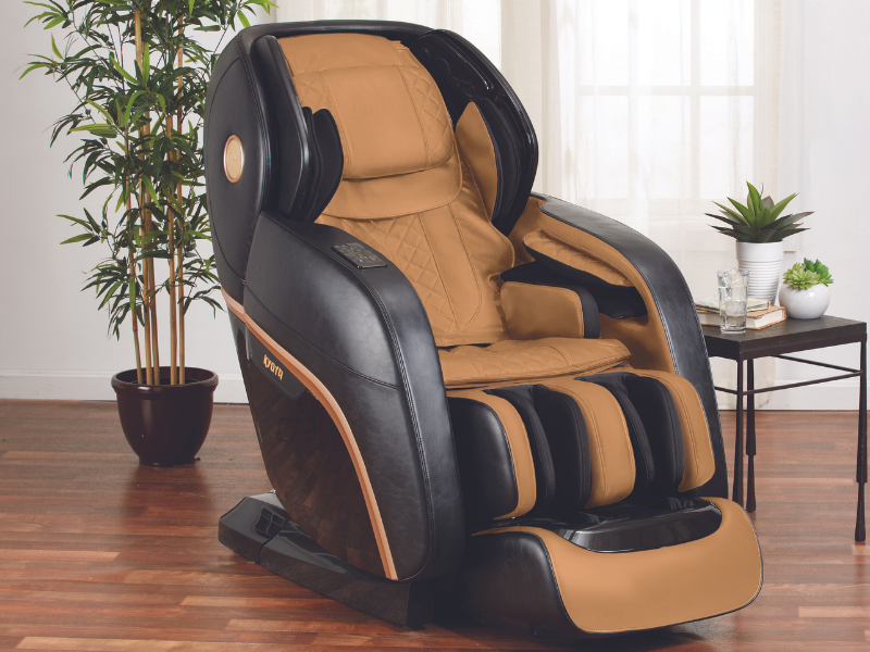 Kyota Kokoro M888 4D Pre-owned Massage Chair in Brown/Saddle